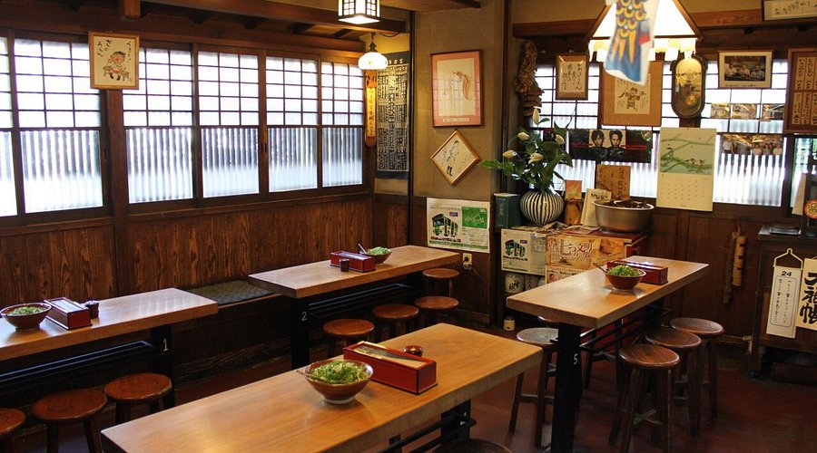 店内の様子（座敷やカウンター）